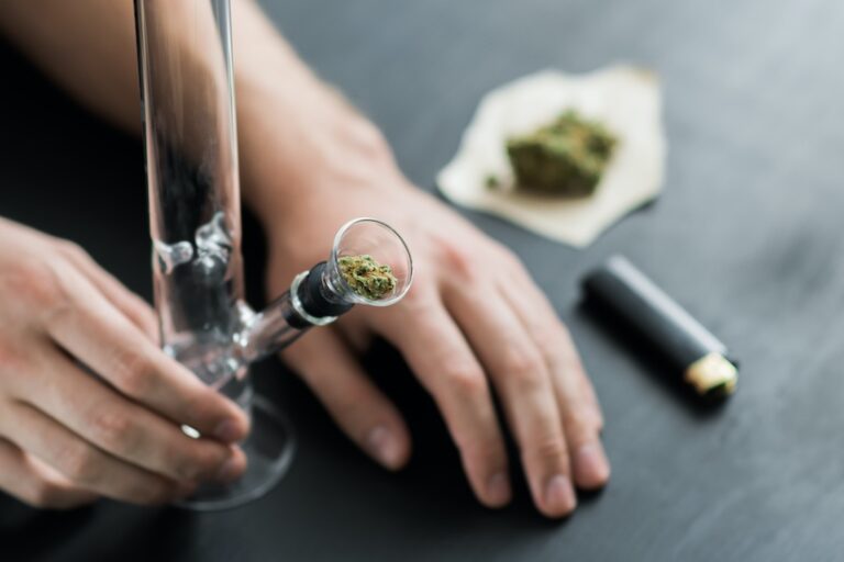 BEAKER BONGS